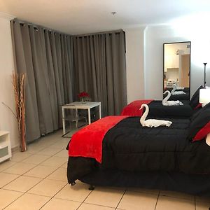 Casablanca On The Beach, Oceanfront Studio Miami Beach